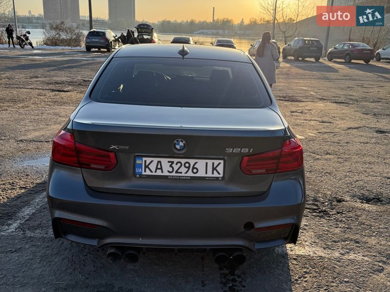 Седан BMW 3 Series 2015 в Киеве