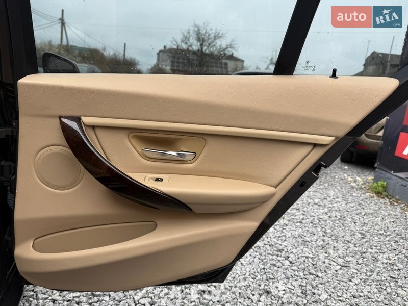 Седан BMW 3 Series 2013 в Стрию