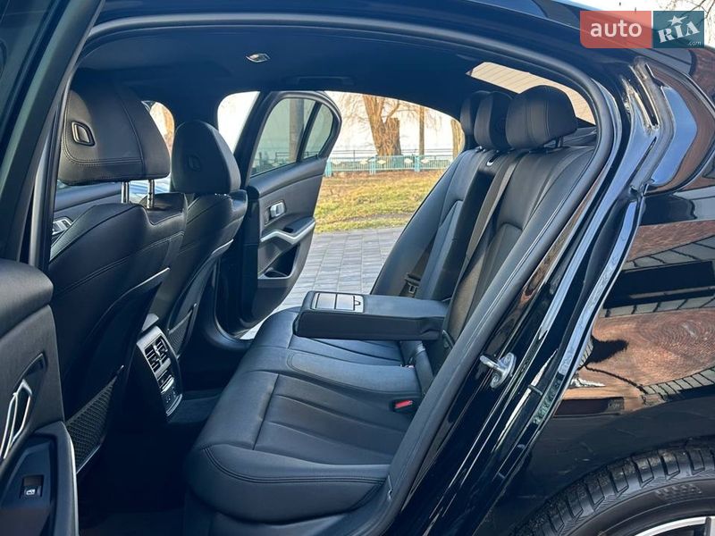 Седан BMW 3 Series 2019 в Запоріжжі