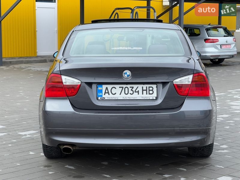 Седан BMW 3 Series 2005 в Нетешине