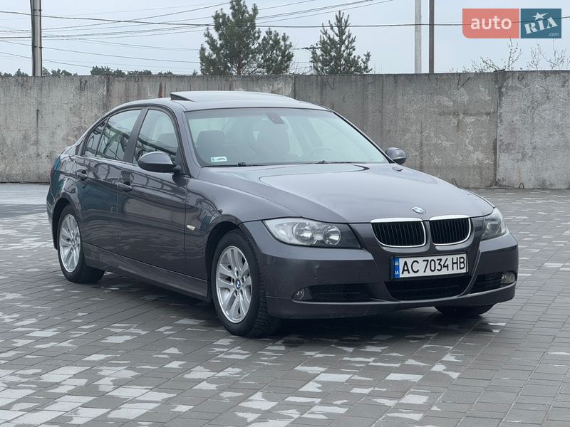 Седан BMW 3 Series 2005 в Нетешине