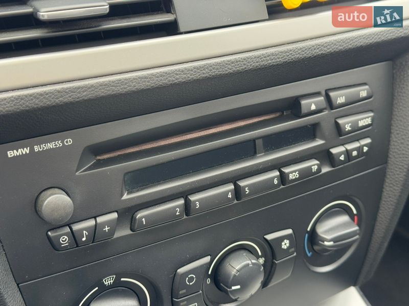 Седан BMW 3 Series 2005 в Нетешине