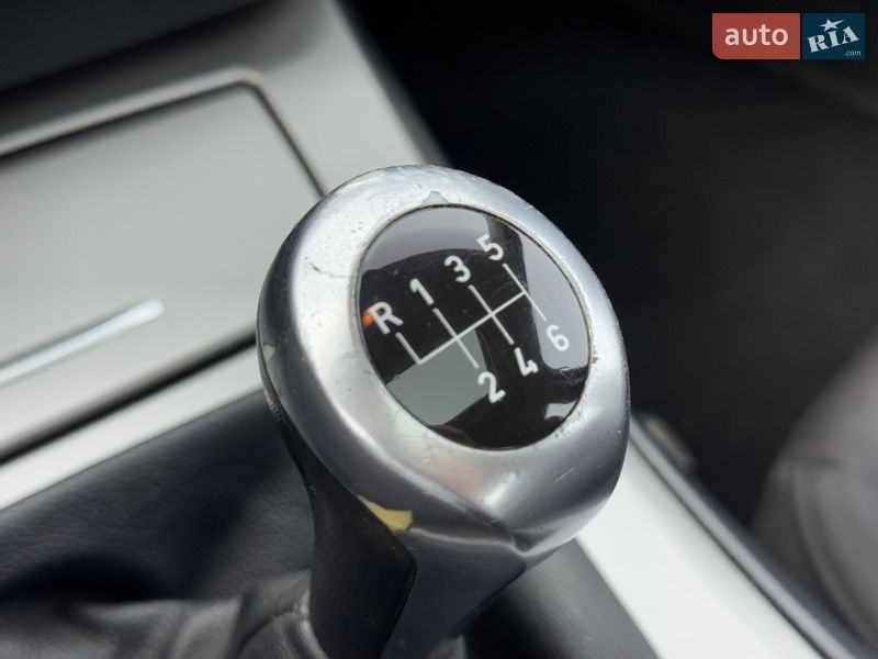 Седан BMW 3 Series 2005 в Нетешине