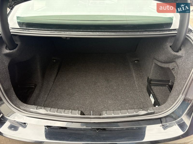 Седан BMW 3 Series 2016 в Виннице