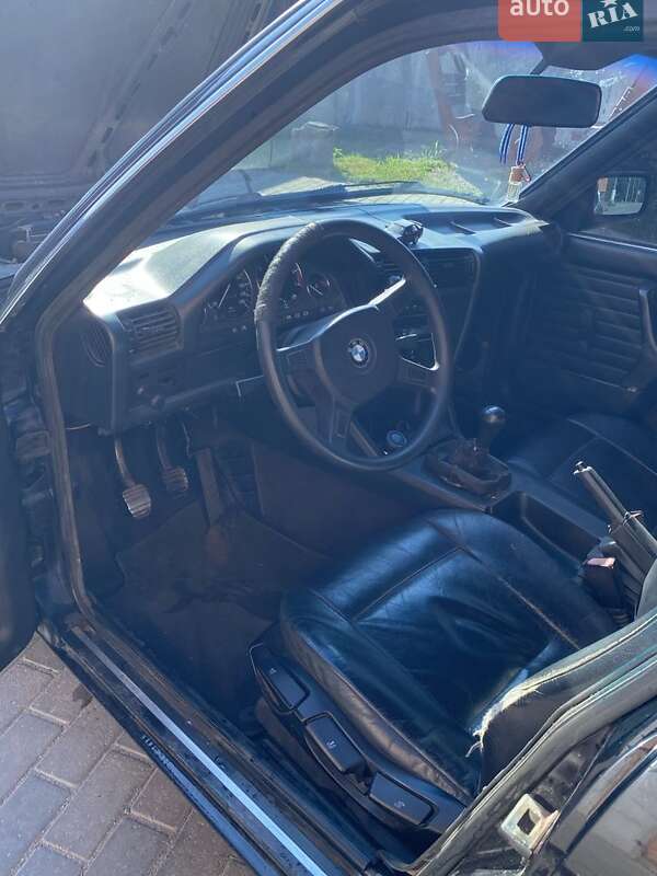 Седан BMW 3 Series 1985 в Миргороді
