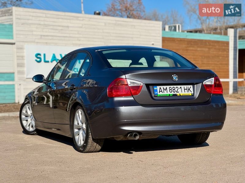 Седан BMW 3 Series 2005 в Києві