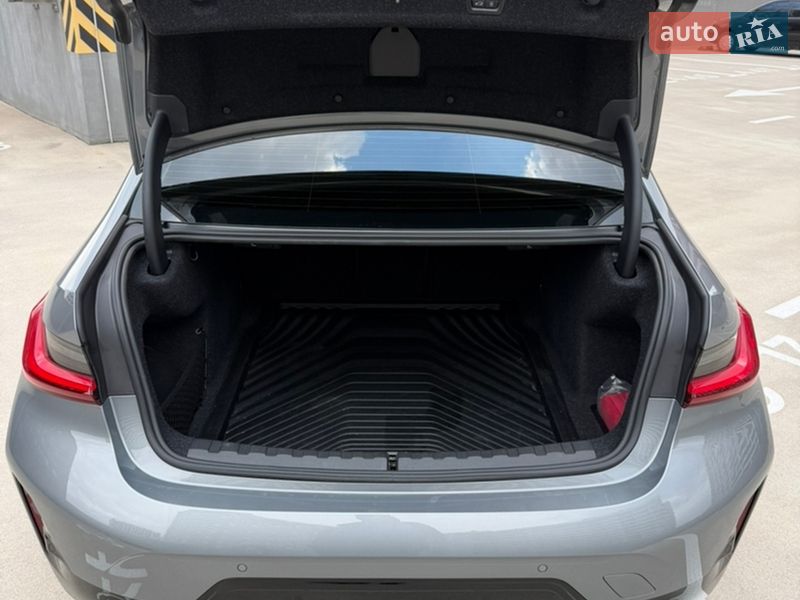 Седан BMW 3 Series 2025 в Киеве фото 9 Седан BMW 3 Series 2025 в Киеве