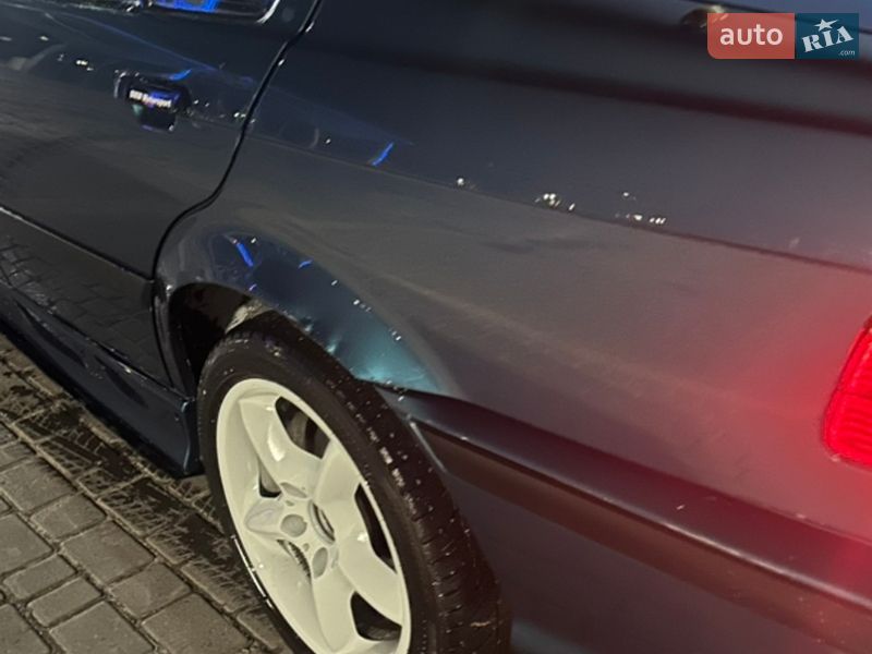 Седан BMW 3 Series 1995 в Днепре