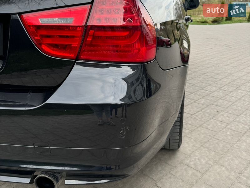 Седан BMW 3 Series 2009 в Львове