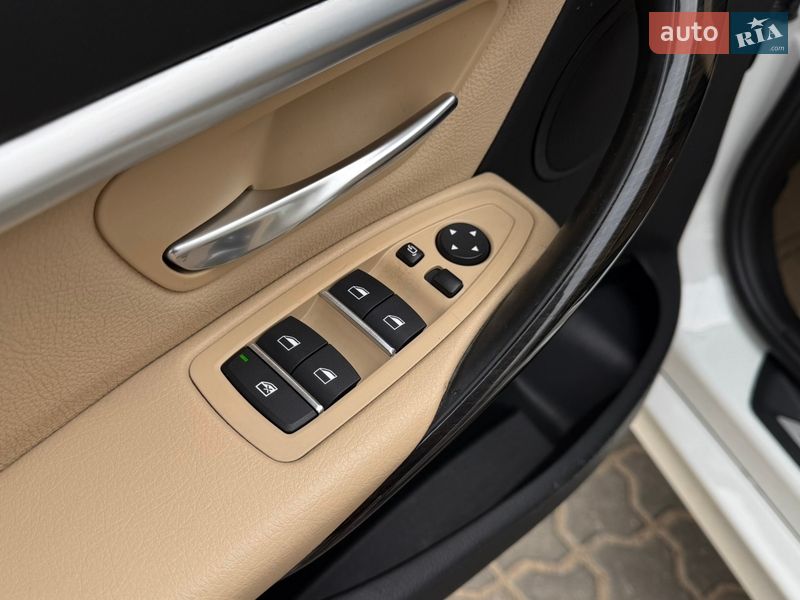 Седан BMW 3 Series 2017 в Одессе