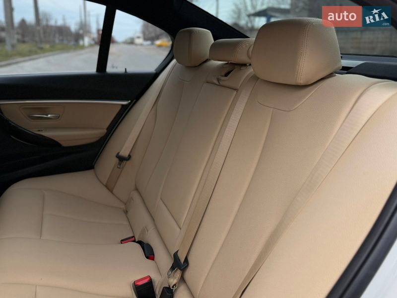 Седан BMW 3 Series 2017 в Одессе
