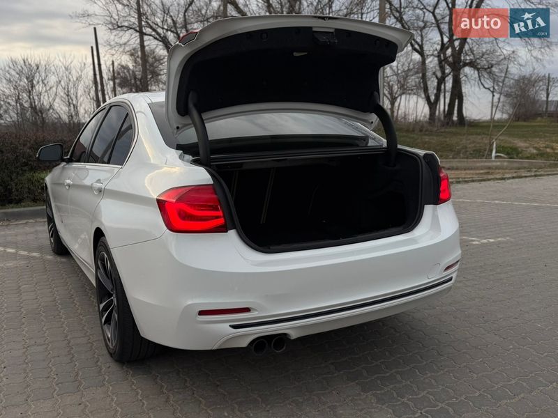 Седан BMW 3 Series 2017 в Одессе