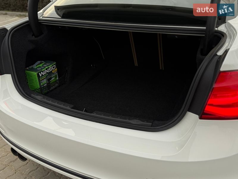 Седан BMW 3 Series 2017 в Одессе