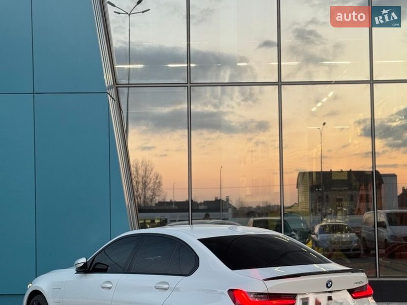 Седан BMW 3 Series 2023 в Киеве