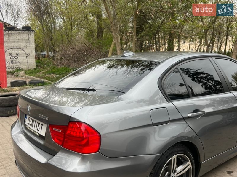 Седан BMW 3 Series 2011 в Львові