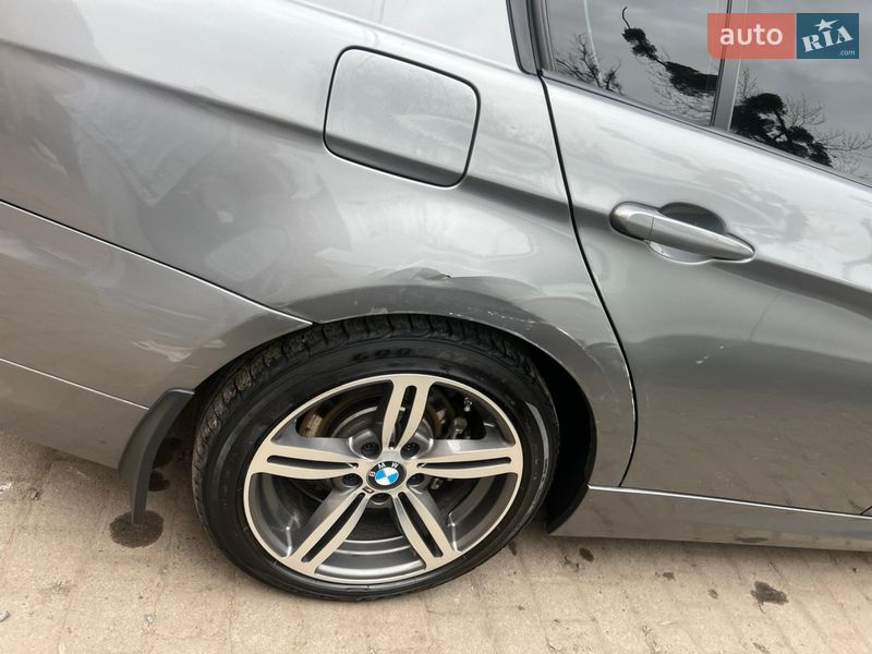 Седан BMW 3 Series 2011 в Львові