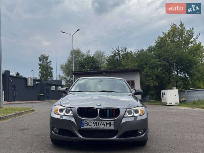 Седан BMW 3 Series 2011 в Львові
