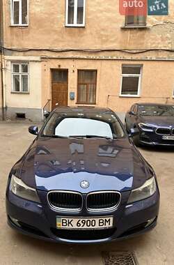 Седан BMW 3 Series 2011 в Львове
