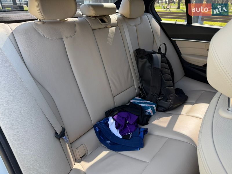 Седан BMW 3 Series 2016 в Киеве