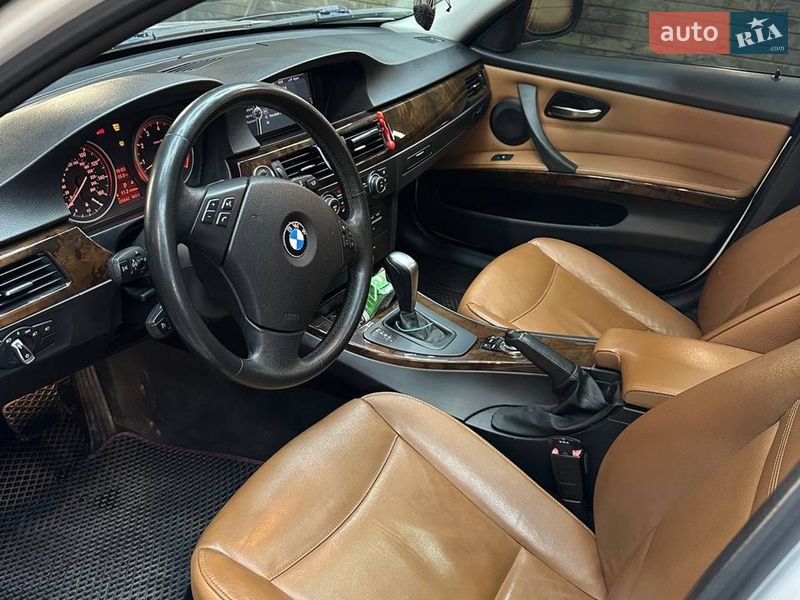 Седан BMW 3 Series 2011 в Черкасах