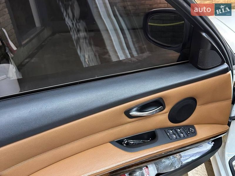 Седан BMW 3 Series 2011 в Черкасах