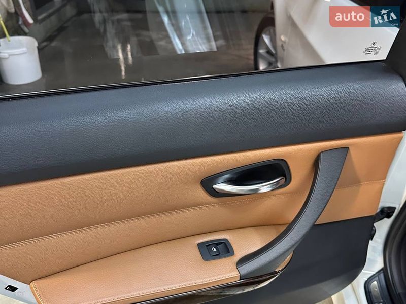 Седан BMW 3 Series 2011 в Черкасах