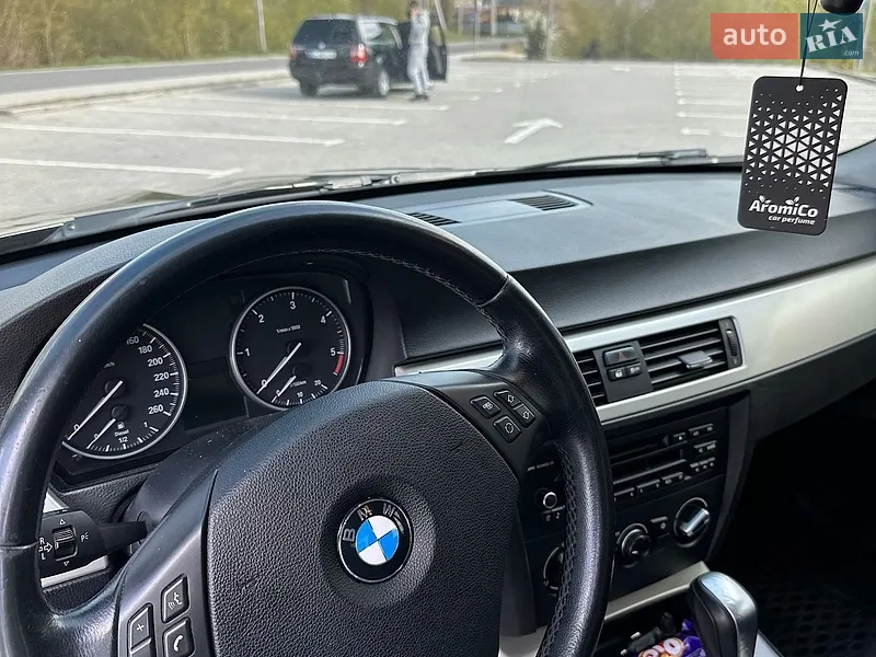 BMW 3 Series 2011 VIN WBAUT31020F063913 фото оголошення 19 з 63