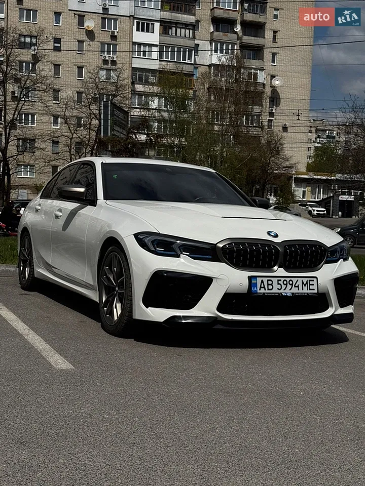 BMW 3 Series 2019 photo 2