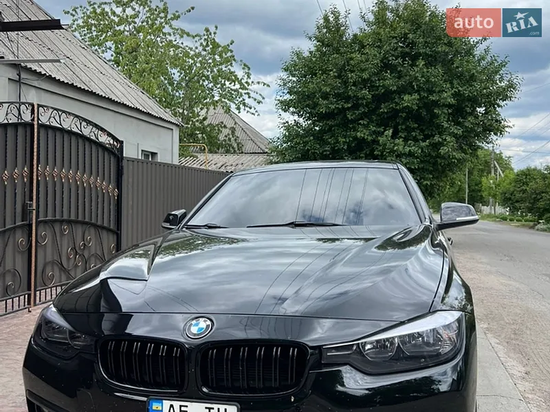 BMW 3 Series 2016 VIN WBA8E5C3XHK388861 фото оголошення 29 з 67
