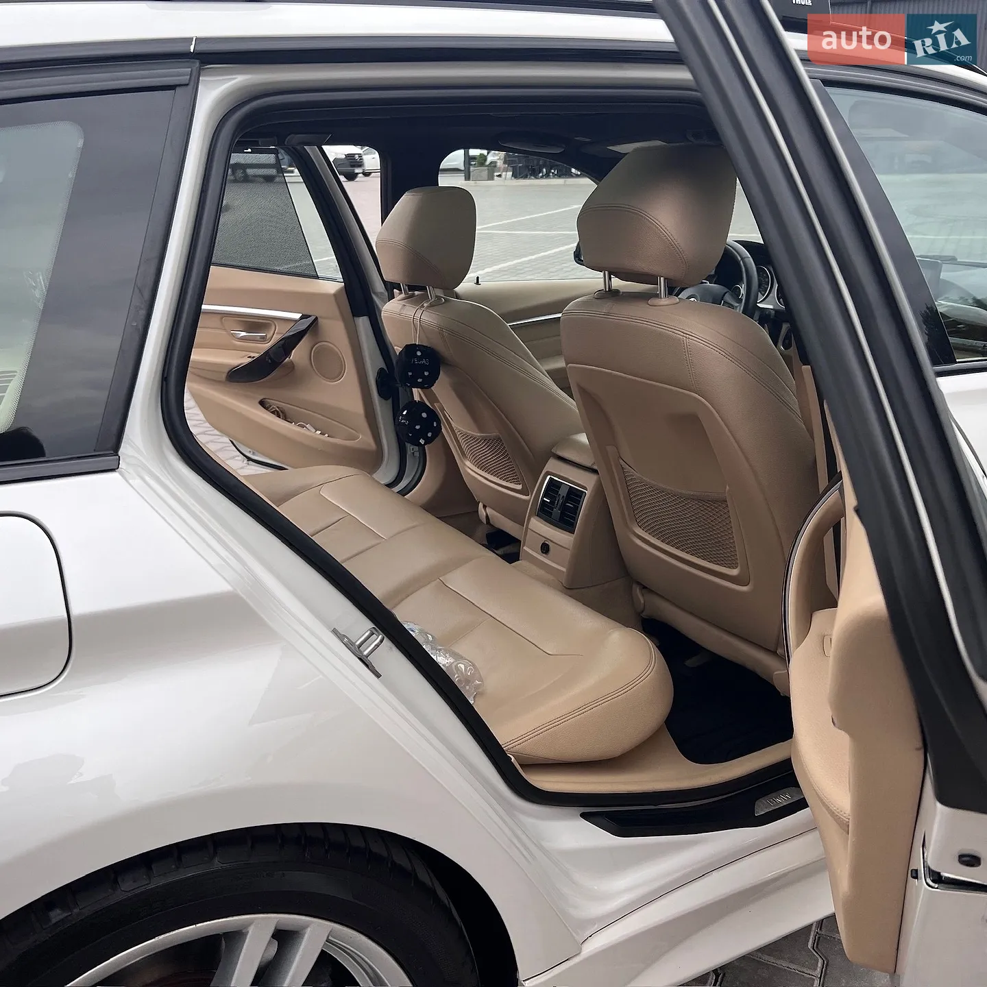 BMW 3 Series 2016 VIN WBA8J1C59GK710989 фото оголошення 8 з 33