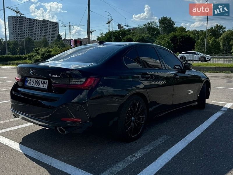 Седан BMW 3 Series 2022 в Киеве