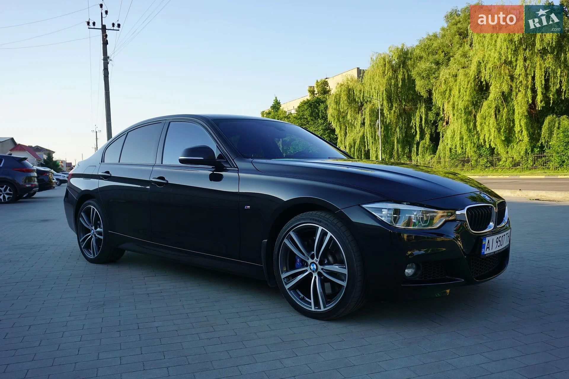 BMW 3 Series 2015 VIN WBA8B71050K385299 фото оголошення 2 з 28
