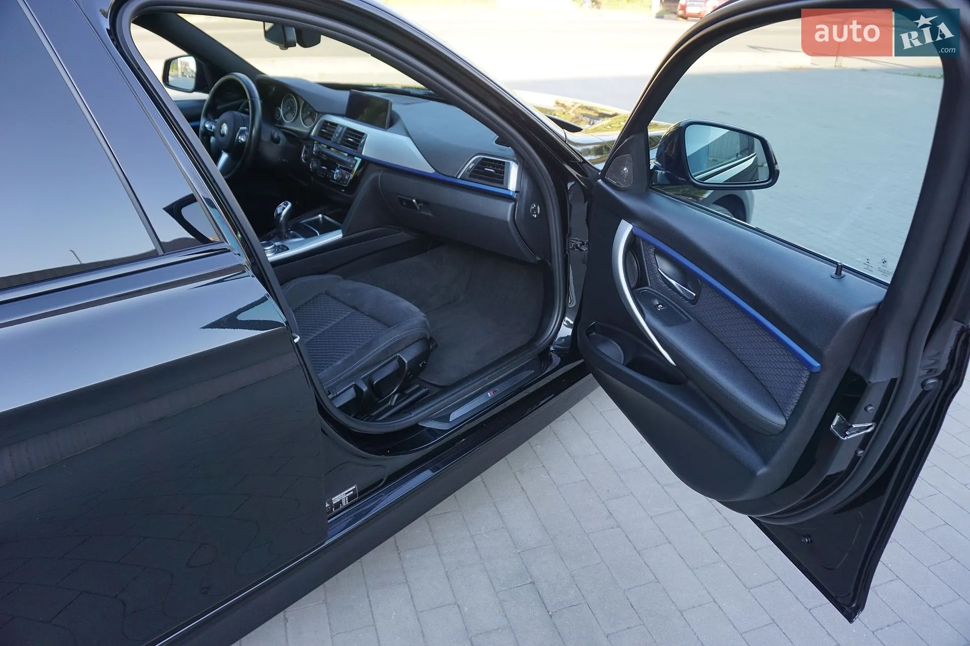 BMW 3 Series 2015 VIN WBA8B71050K385299 фото оголошення 18 з 28
