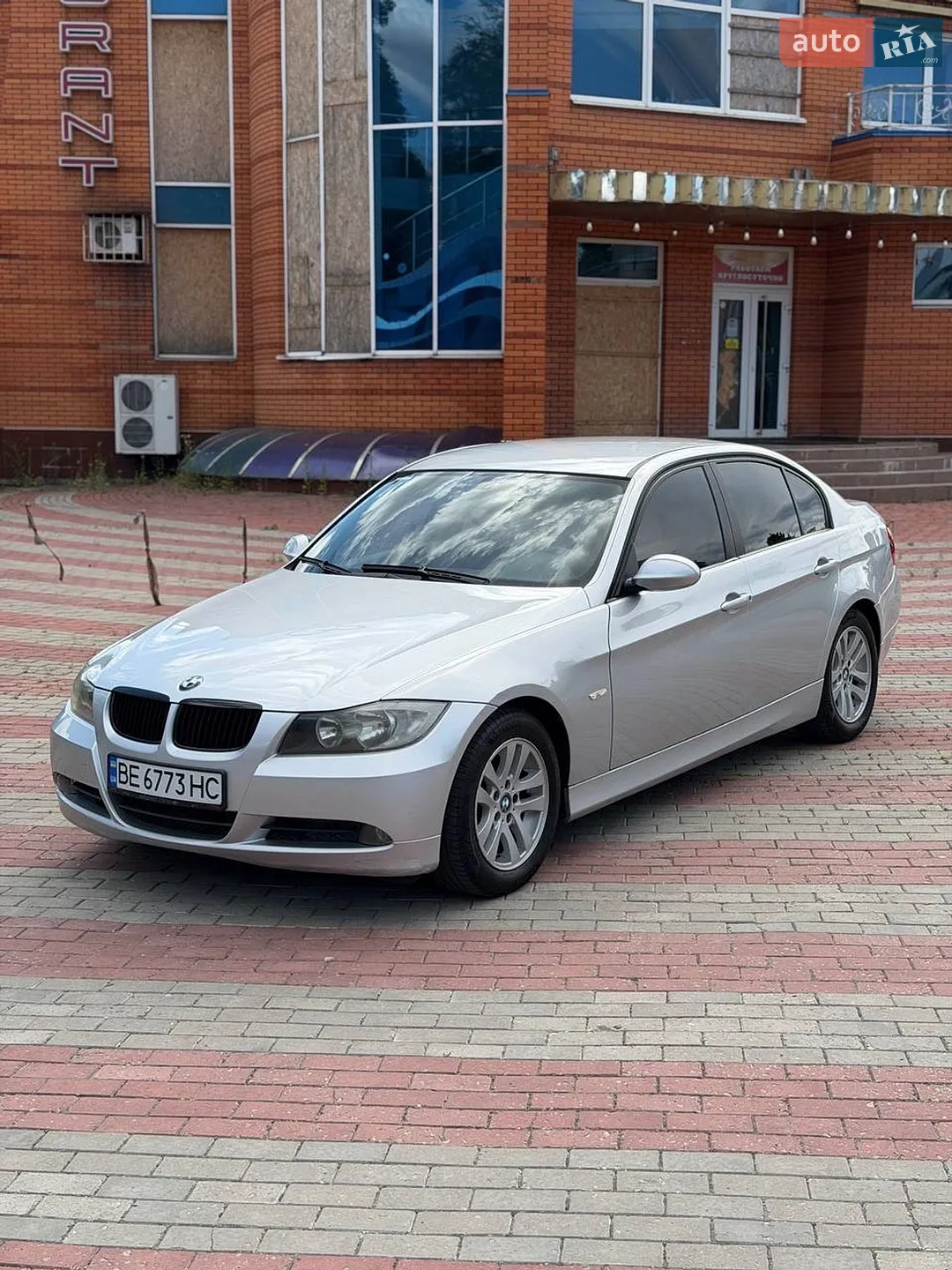 BMW 3 Series 2005 VIN WBAVA71080VA42235 фото оголошення 2 з 16