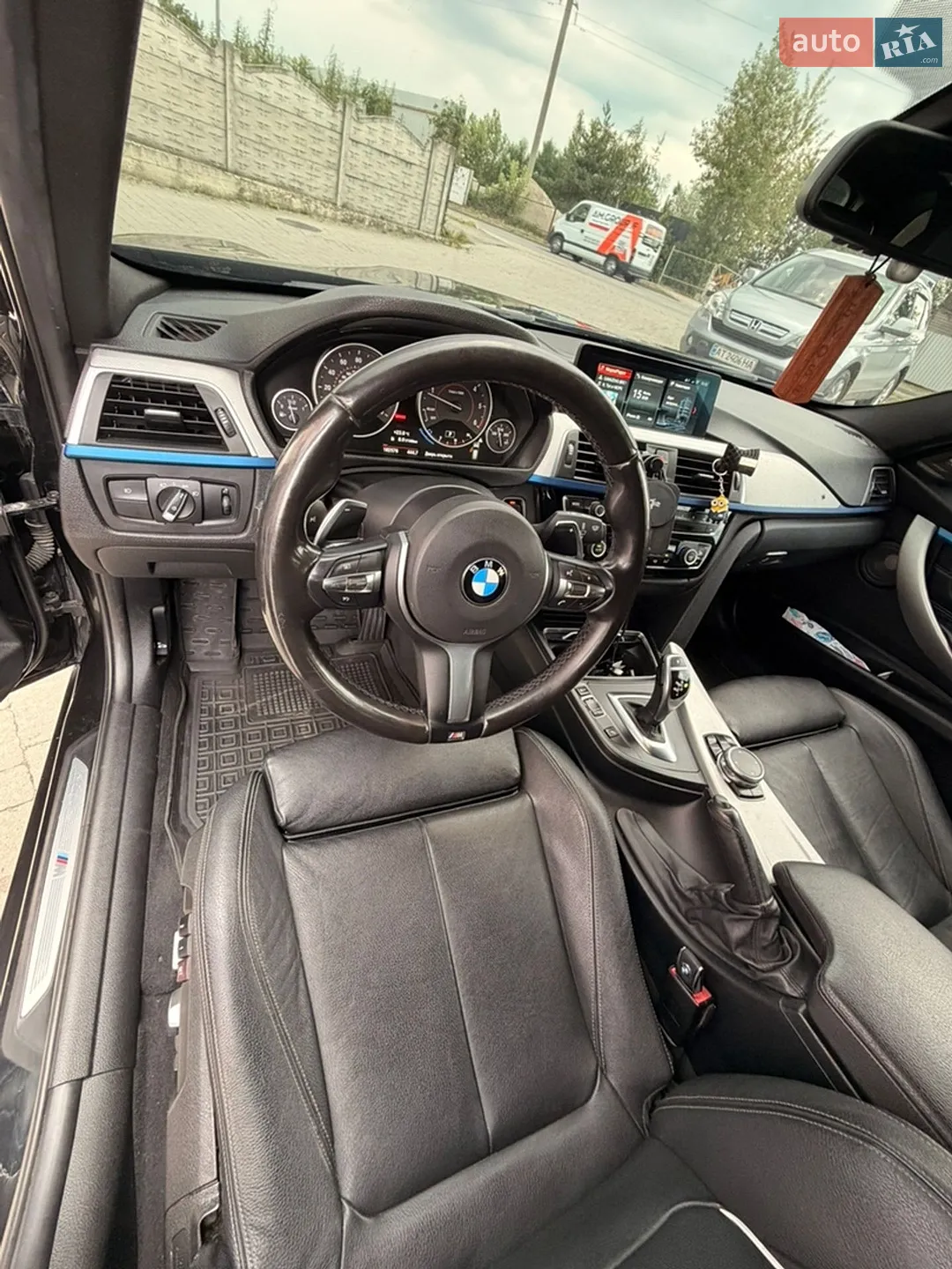 BMW 3 Series 2016 VIN WBA8J1C54GK711032 фото оголошення 11 з 14