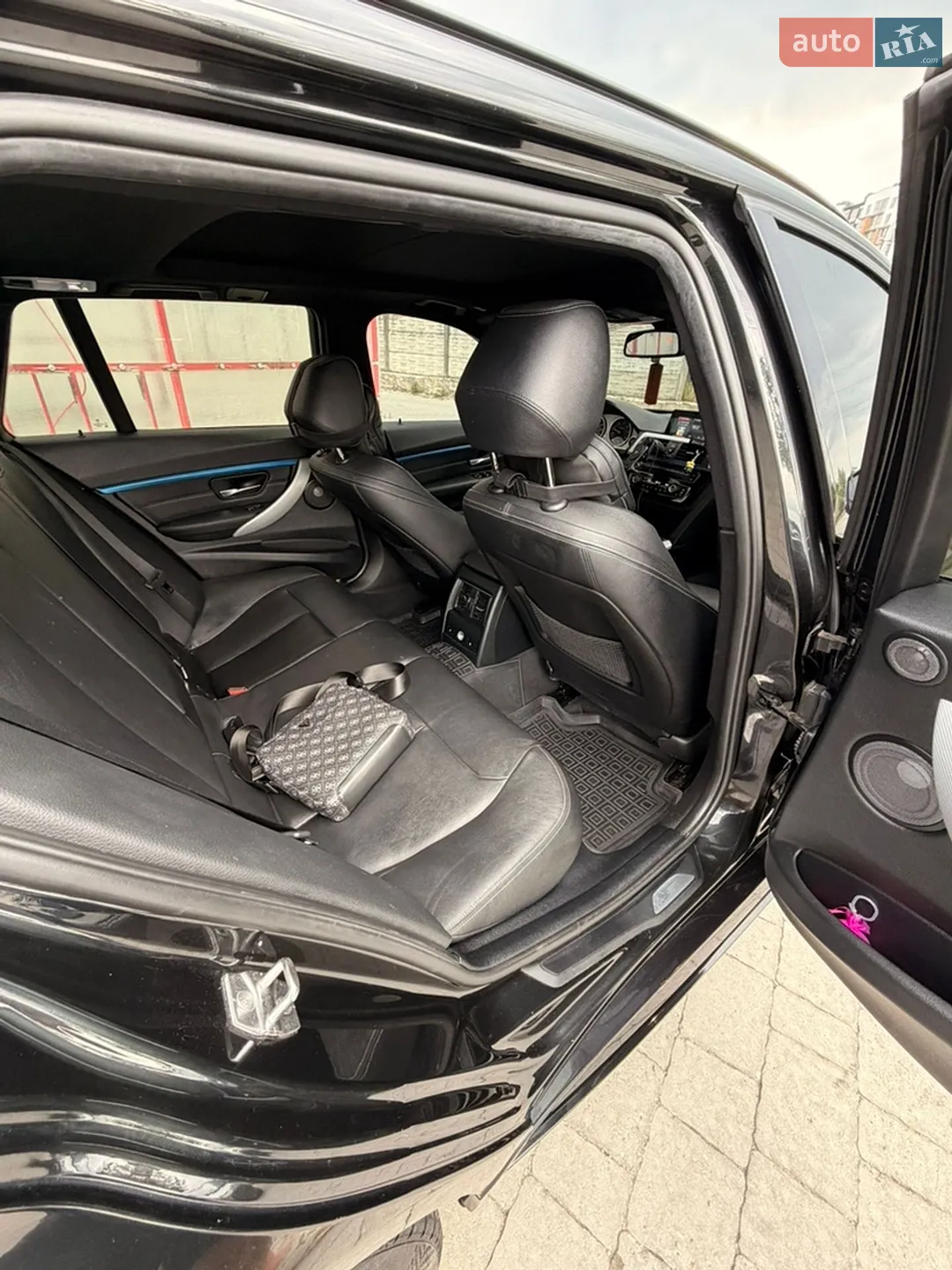 BMW 3 Series 2016 VIN WBA8J1C54GK711032 фото оголошення 10 з 14