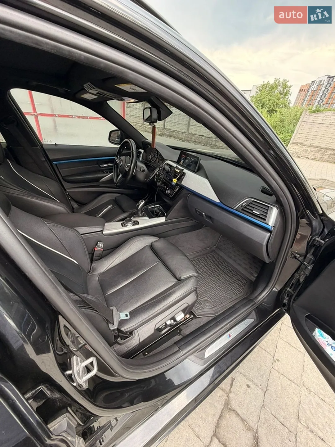 BMW 3 Series 2016 VIN WBA8J1C54GK711032 фото оголошення 9 з 14