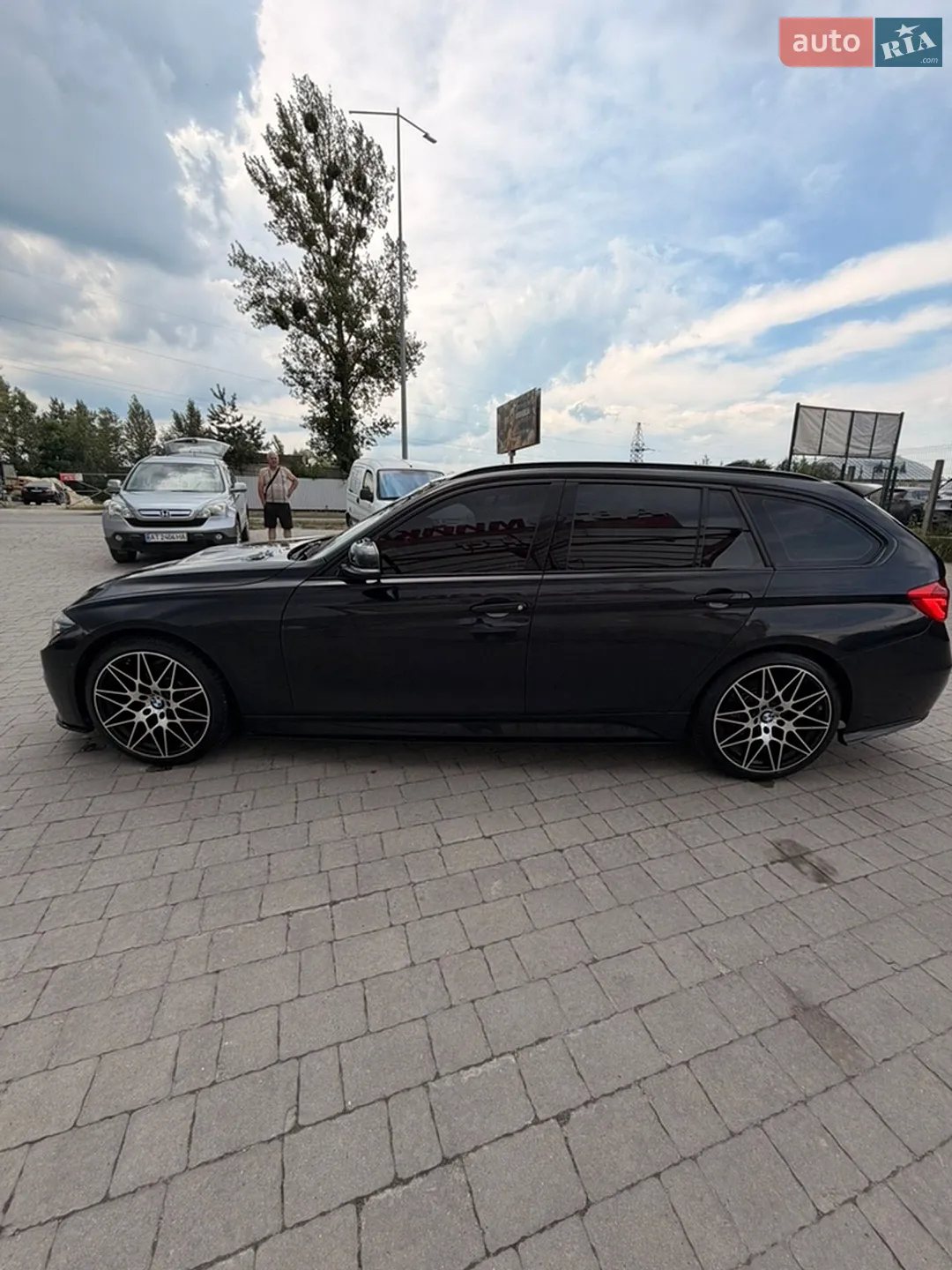 BMW 3 Series 2016 VIN WBA8J1C54GK711032 фото оголошення 4 з 14