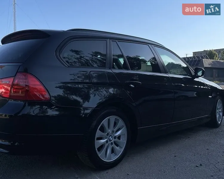 BMW 3 Series 2011