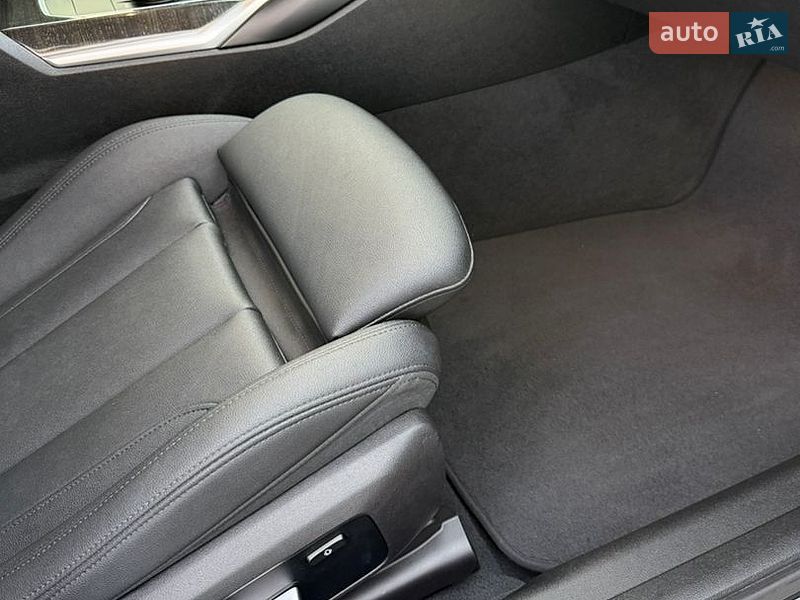 Седан BMW 3 Series 2020 в Одессе