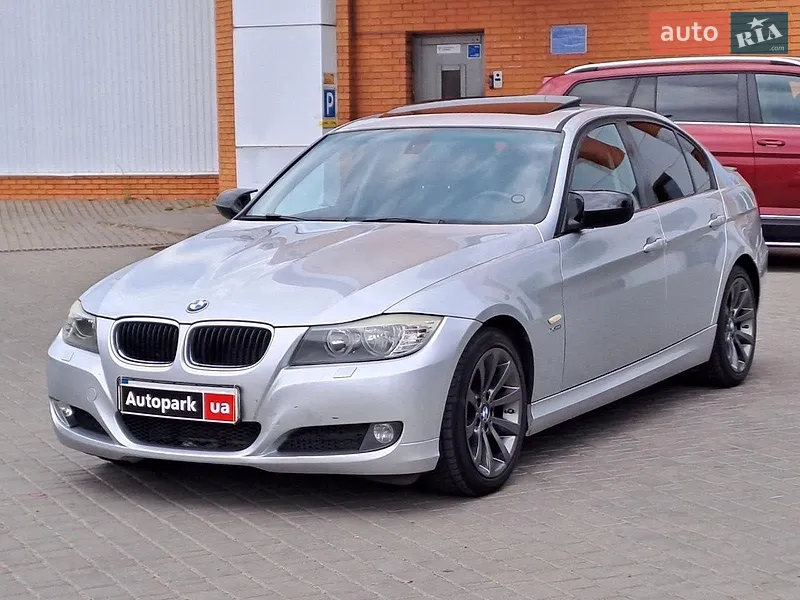 BMW 3 Series 2011
