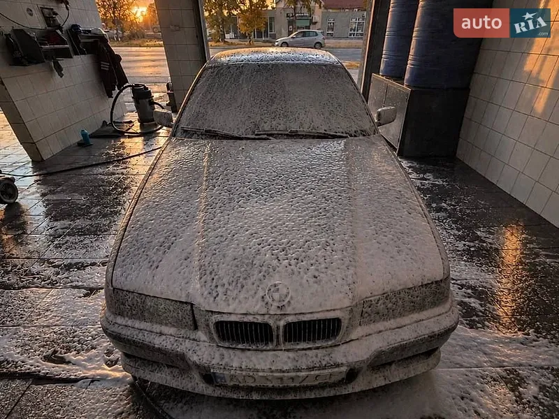 BMW 3 Series 1993