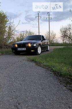 Седан BMW 316 1998 в Каневе