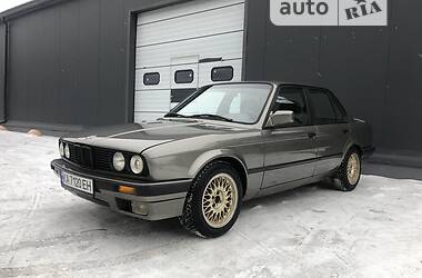 Седан BMW 318 1988 в Києві