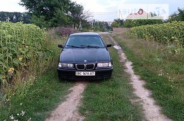 Седан BMW 318 1995 в Львові