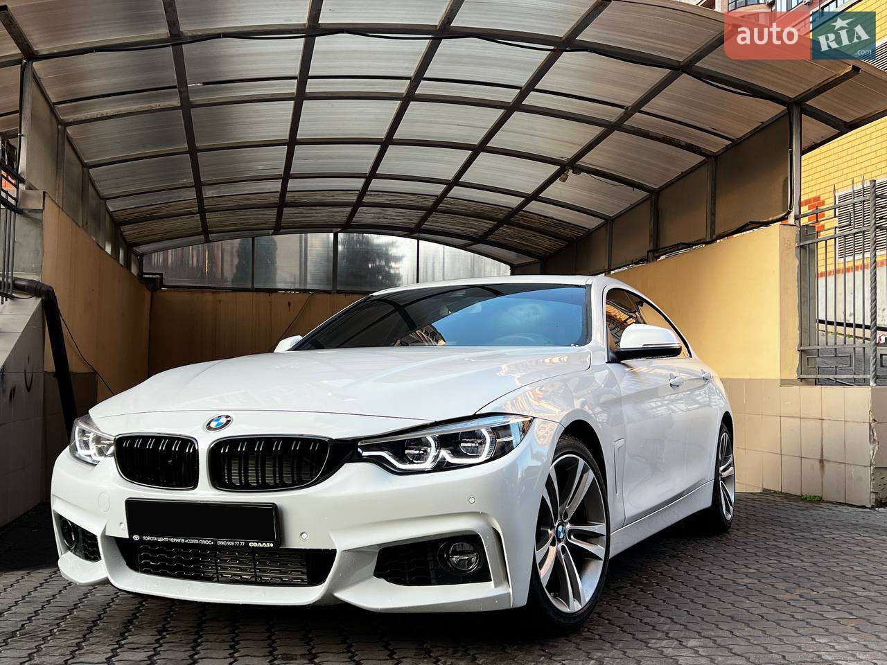 Grand Coupe! Чистий 2018 рік!
Автомобіль в ідеальному стані в максимальній комплектації! Вже оснащений b48 мотор, люк, безключовий, круїз, утримання в смугах, нбт широкий монітор, м руль, пам'ять сидінь і т.д.
У рідній фарбі, за винятком передка, відновлено все в ідеал за оригінальними запчастинами, вкладень не потребує ніяких.
Автомобіль готовий до першої реєстрації! Технічно, зовні та внутрішньо салон ідеальний при пробігу 40 тисяч, в Америці їздила дівчина.