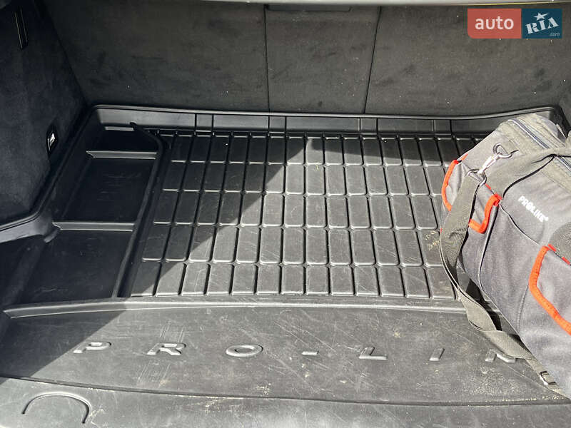 Лифтбек BMW 5 Series GT 2011 в Запорожье фото 17 Лифтбек BMW 5 Series GT 2011 в Запорожье