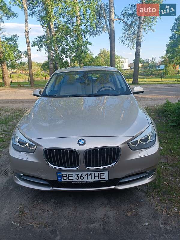 Лифтбек BMW 5 Series GT 2012 в 