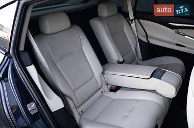 Лифтбек BMW 5 Series GT 2011 в 