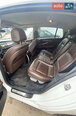 Ліфтбек BMW 5 Series GT 2015 в  фото 13 Ліфтбек BMW 5 Series GT 2015 в